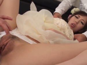 Cô dâu mới đáng thương bị cưỡng hiếp bới hai gã thợ ảnh sex nhật